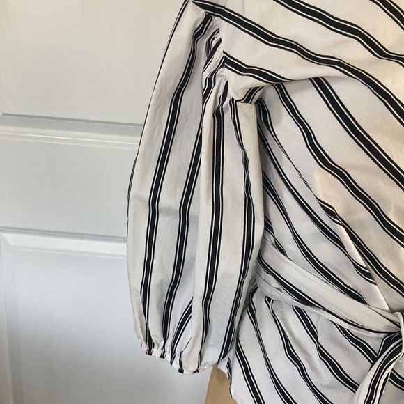 White House Black Market Wrap Top - Picture 4 of 6